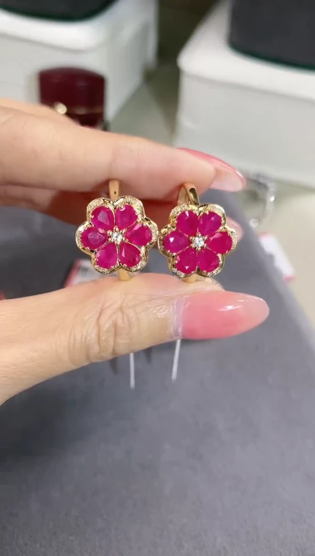 18K金镶嵌天然红宝石戒指（ 多样性发其1）