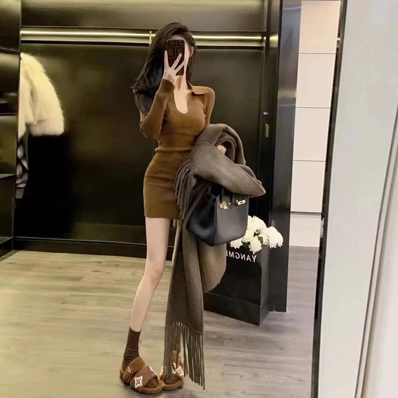 法式女神洋气打底连衣裙女秋冬修身显瘦气质长袖时尚名媛针织裙子