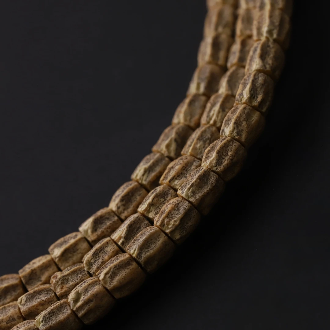 S7723【小G】热振1比1红芽黄油肉直筒多棱顺百香籽108长串