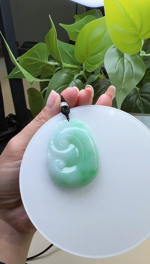 【闪购商品】翡翠颈饰未镶嵌大如意