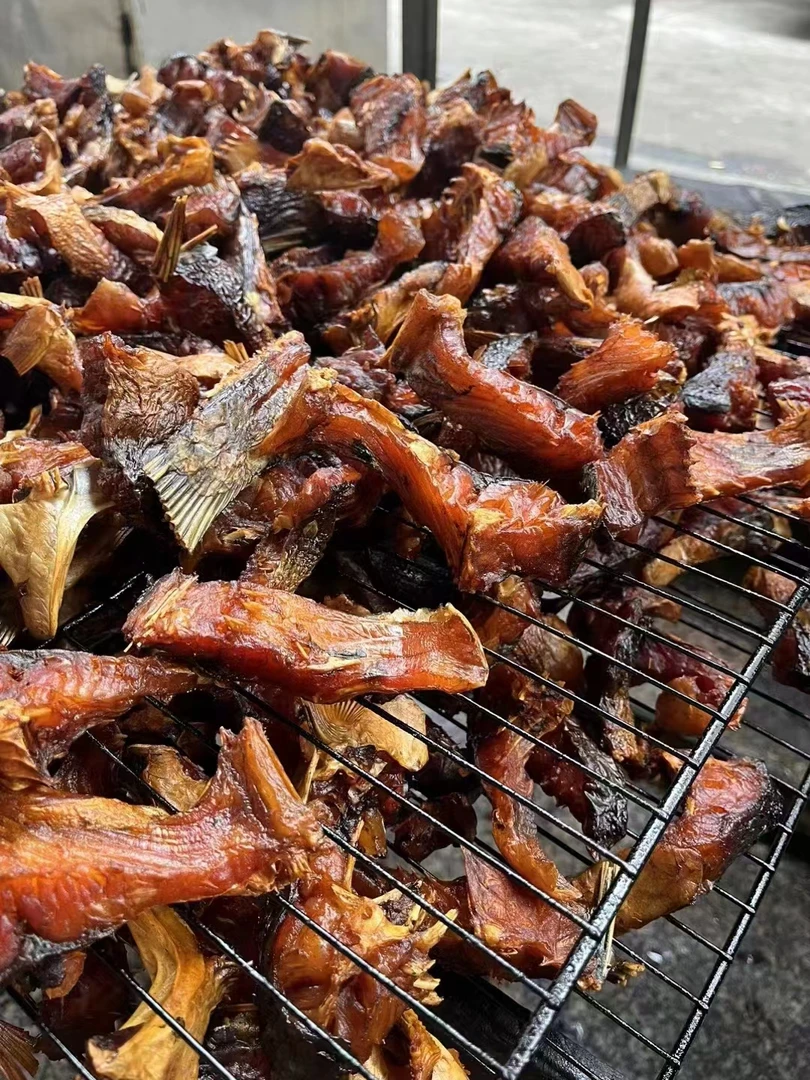 正宗农家烟熏腊草鱼块蒸熟烟熏草鱼干500g湖南散装