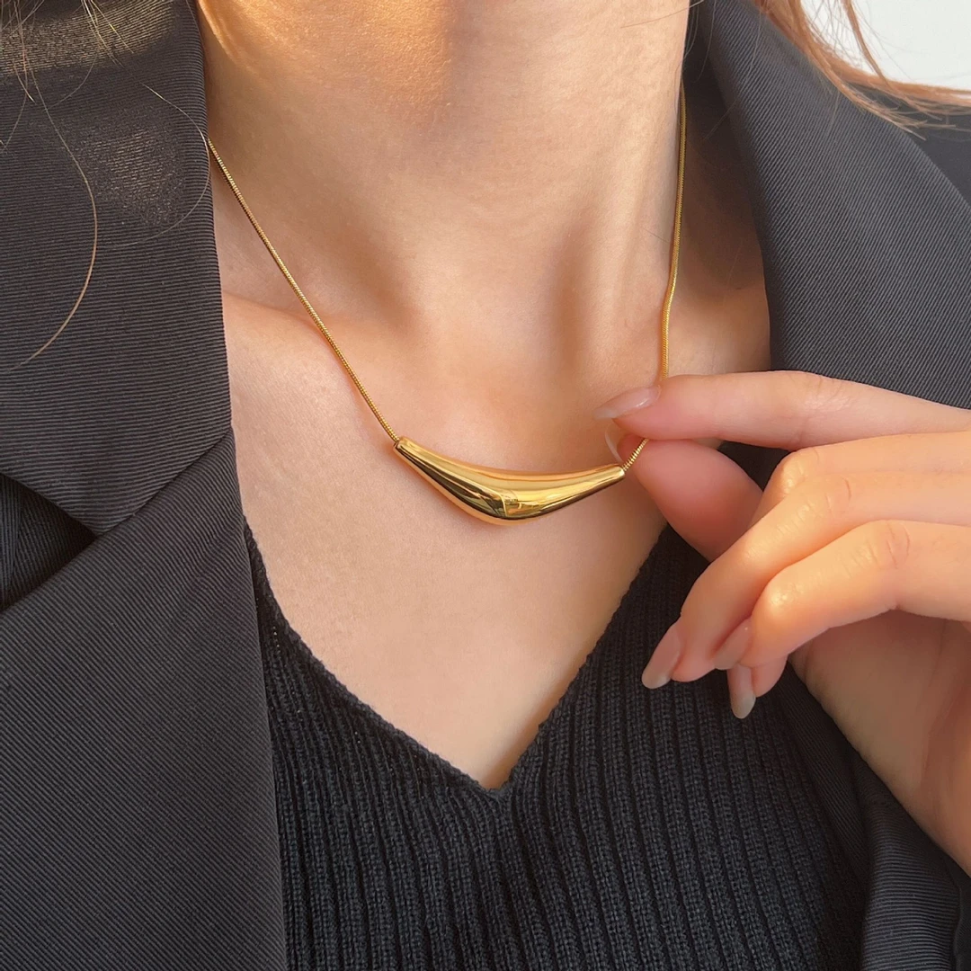 钛钢项链 新款个性嘻哈小众百搭设计师款锁骨钛钢项链女潮酷辣妹