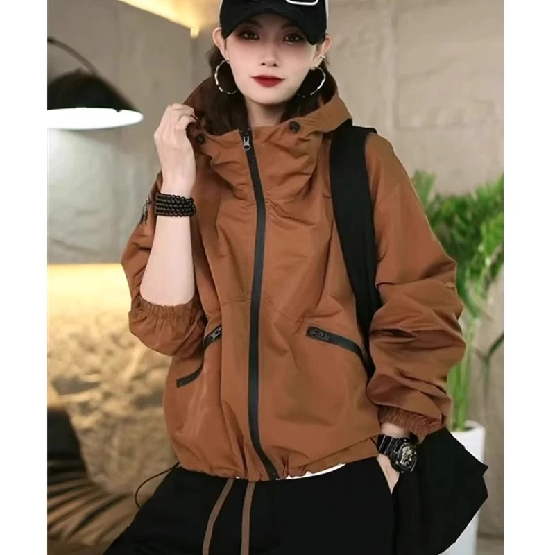 宽松大码冲锋衣外套女2025欧洲站春秋薄款时尚休闲连帽爆款上衣潮
