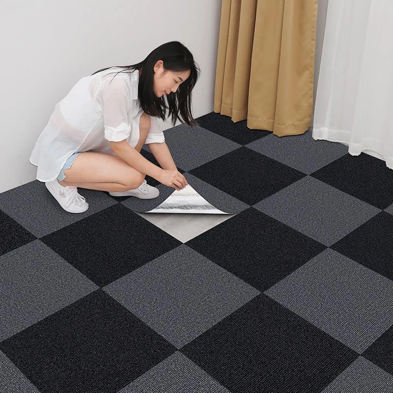 自粘地毯贴片毛坯房地板地毡方格毛毯办公家用写字楼墙贴纸自粘