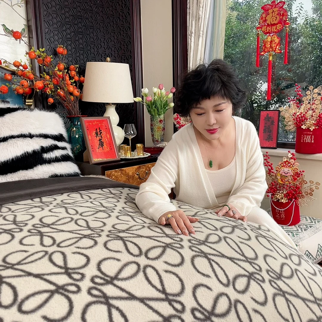 2025意威澳绒毛毯-轻奢时尚多功能休闲毯盖毯办公室午睡毯