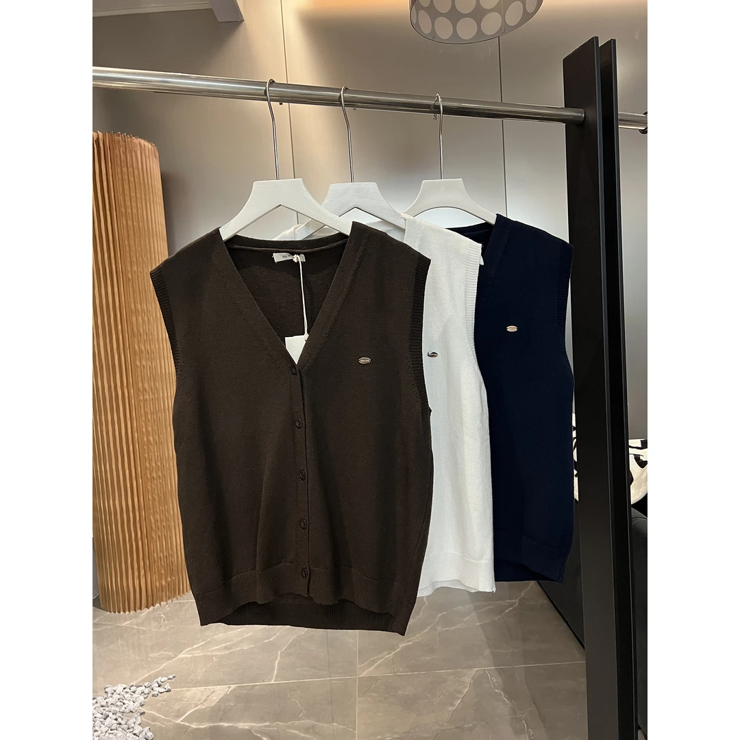 三个色毛衣马夹7110