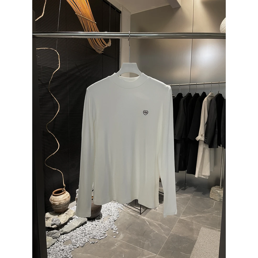 刺绣小印花白色面膜打底T恤B543