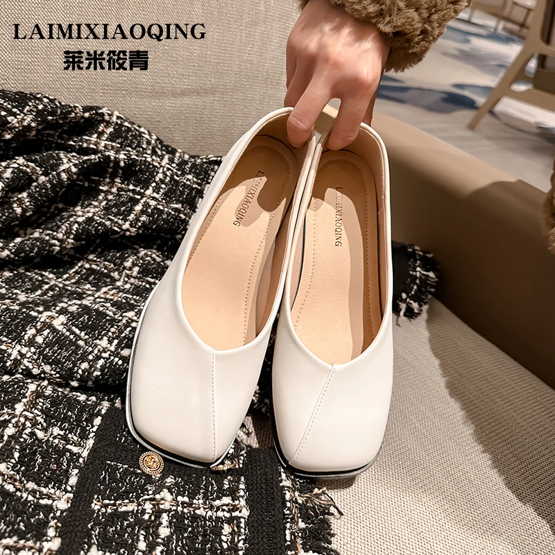 脚宽脚肥大码女鞋小香风法式粗跟百搭小众气质单鞋中跟白色高跟鞋