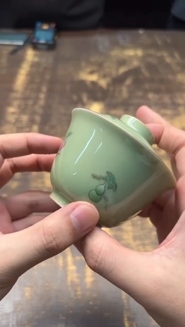 【闪购商品】/观云拟古 豆青釉野望盖碗