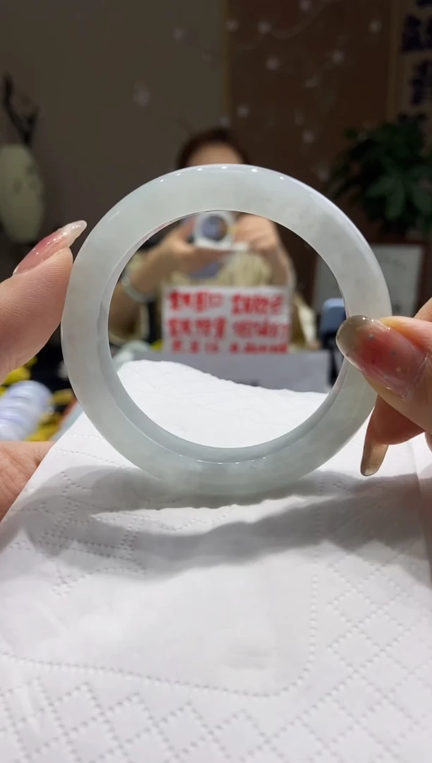 【闪购商品】翡翠手镯未镶嵌55.7圈口