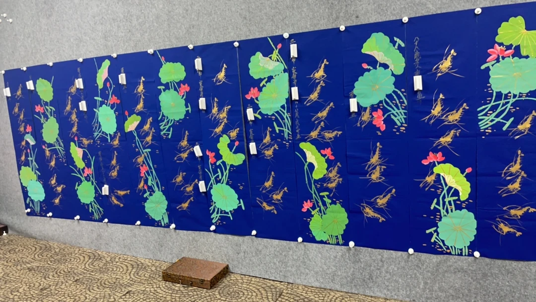 蓝底荷花虾图 十二条屏 07