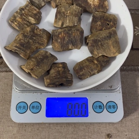 沉香木摆件О****т奇楠块料80 克。。