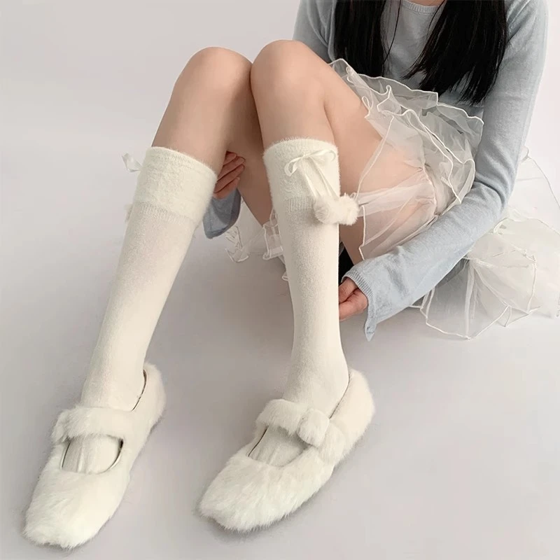 夜间教习室毛球袜子白色可爱日系jk小腿袜女秋冬毛绒绒长筒堆堆袜