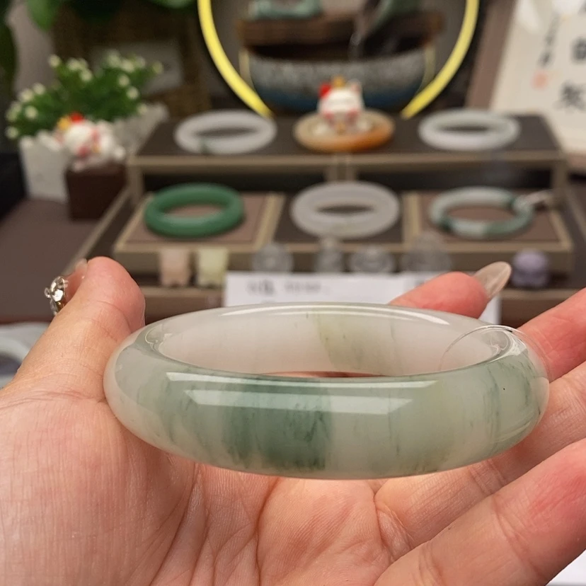 【闪购商品】石英质玉手镯未镶嵌是**?