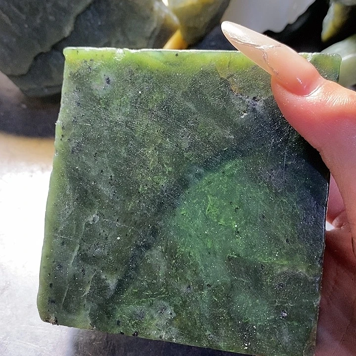 透闪石质玉挂件未镶嵌