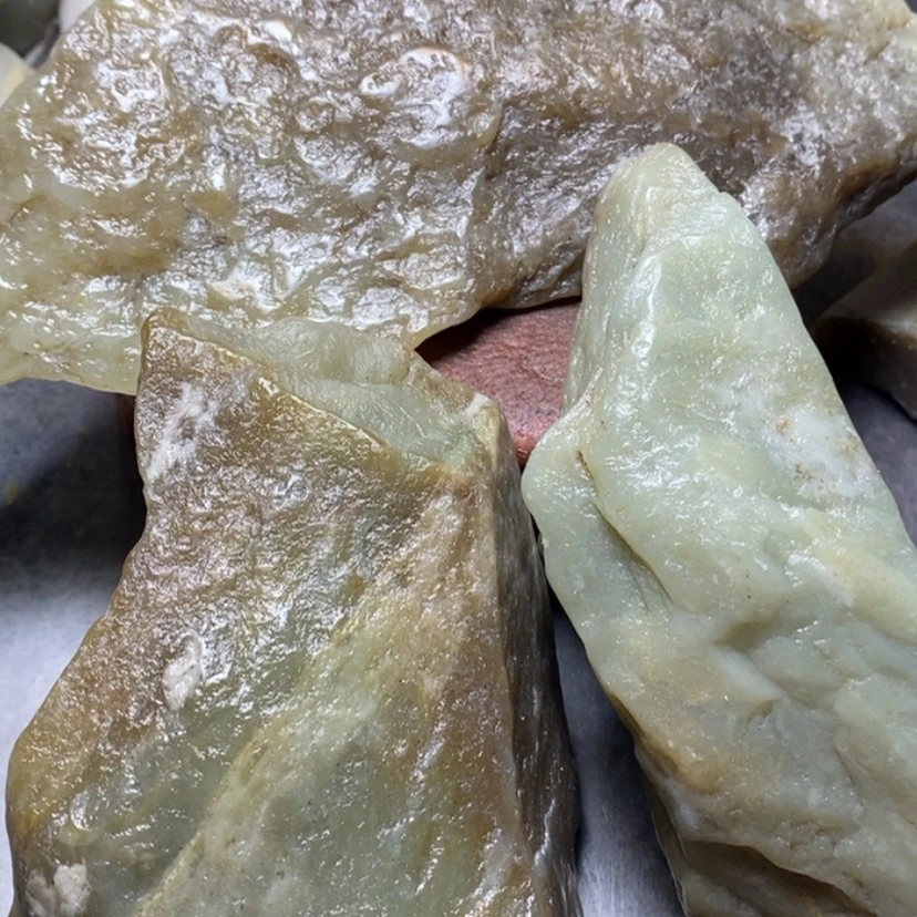 【闪购商品】透闪石质玉挂件未镶嵌