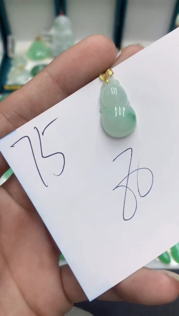 【闪购商品】翡翠颈饰18K金镶嵌号链接