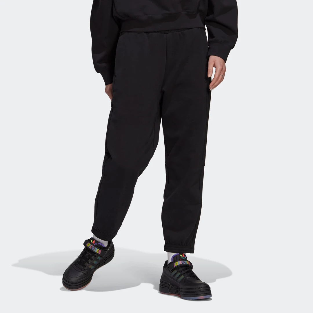 阿迪达斯女服运动休闲训练针织透气宽松收口长裤JOGGERS HM1790