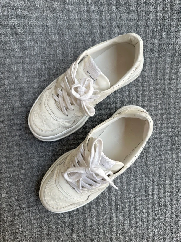 39 Gucci 饼干鞋白色满印 95新