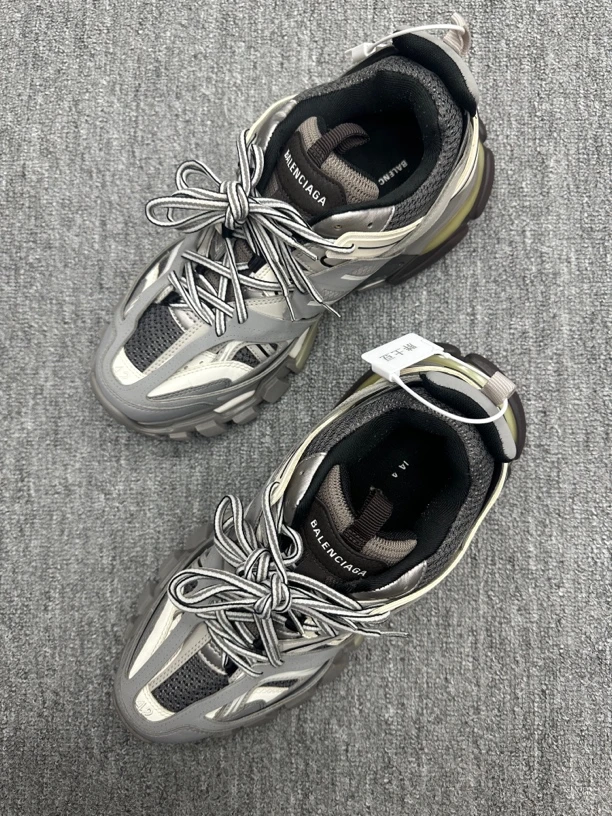 42 巴黎世家track 老爹鞋 灰色 95新