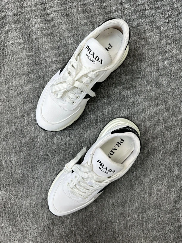 40.5 prada 黑白 运动鞋 准新 全套