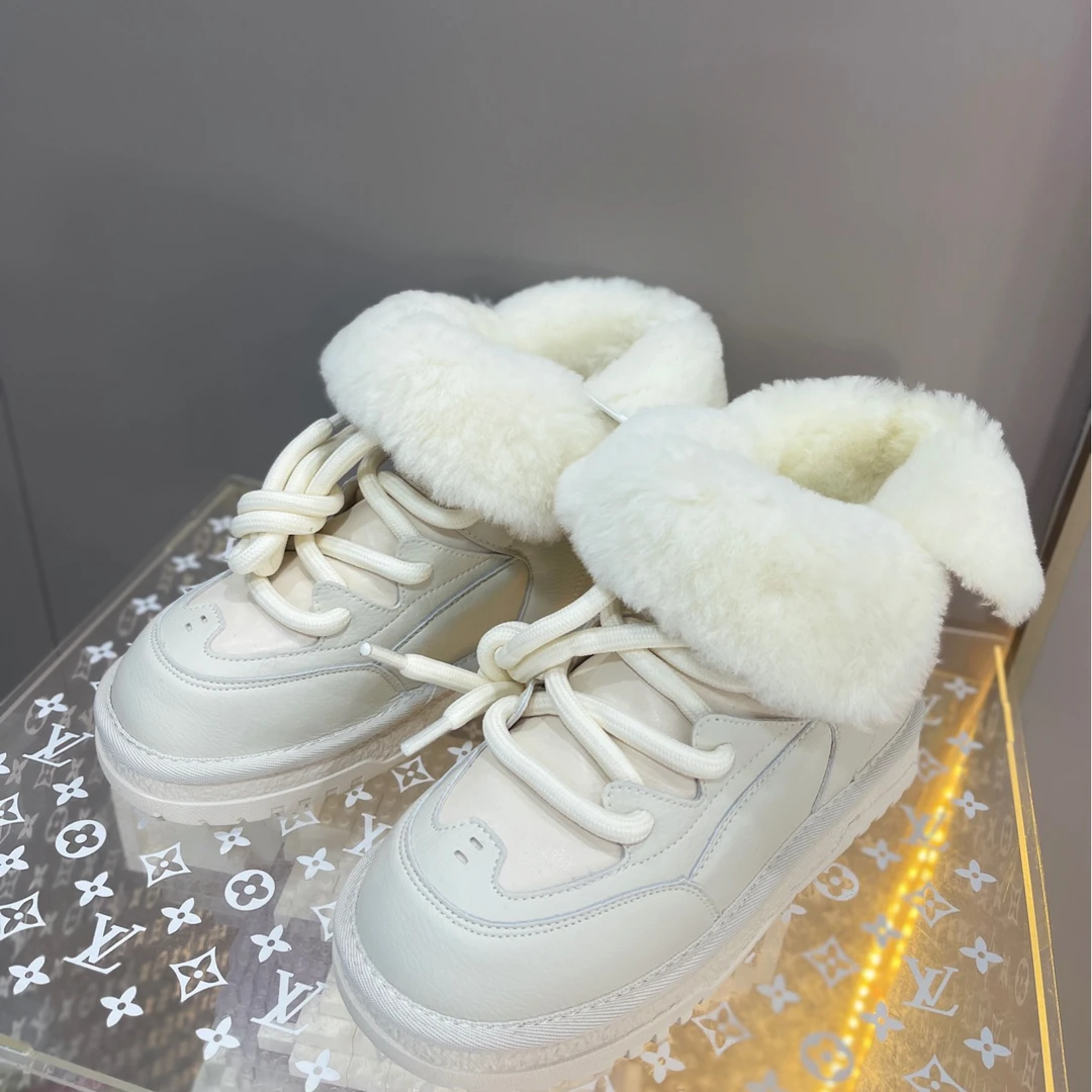 【大霏推荐】皮毛一体保暖雪地靴欧货系带厚底复古保暖舒适短靴