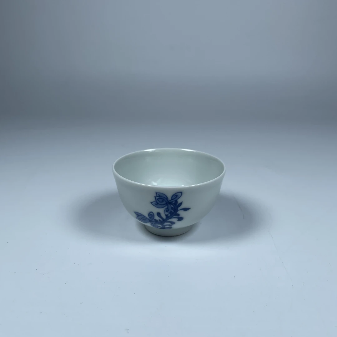 康熙青花花卉小杯-瓷器