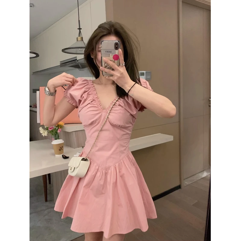 粉色辣妹连衣裙女夏季爆款2025新款小个子纯欲风修身收腰褶皱短裙