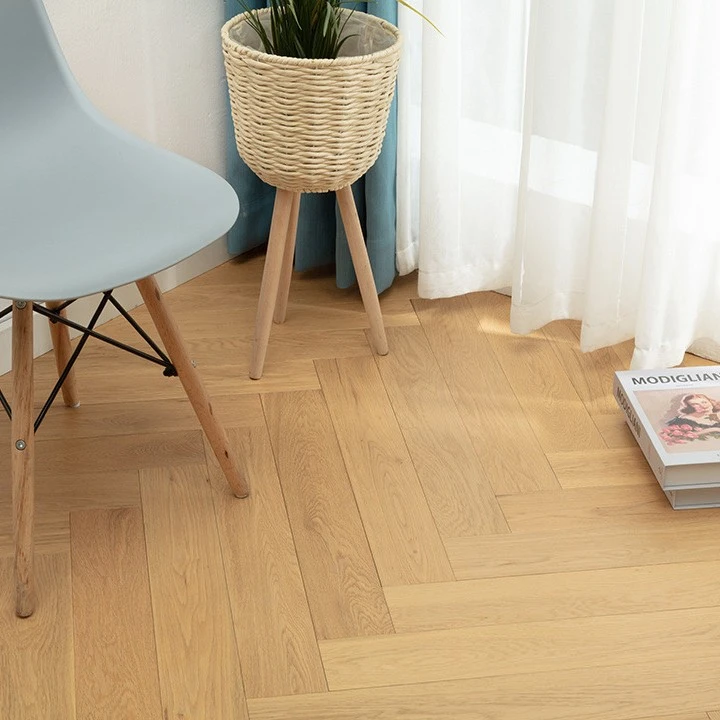 俄罗斯橡木人字拼原木色新三层实木复合地板