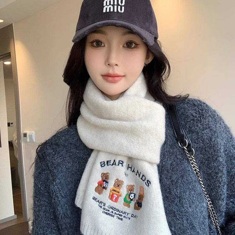 小熊刺绣厚羊毛毛线围巾女冬季2024新款高级感保暖针织围脖学院风