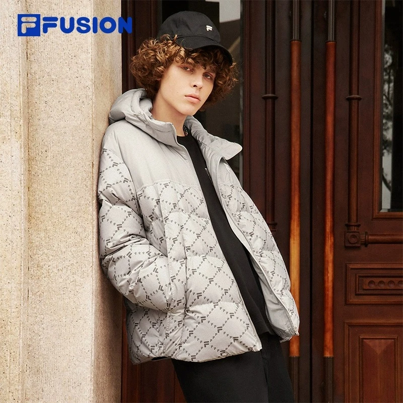 FUSION斐乐潮牌连帽款羽绒服立领休闲冬季外套T11U443904F