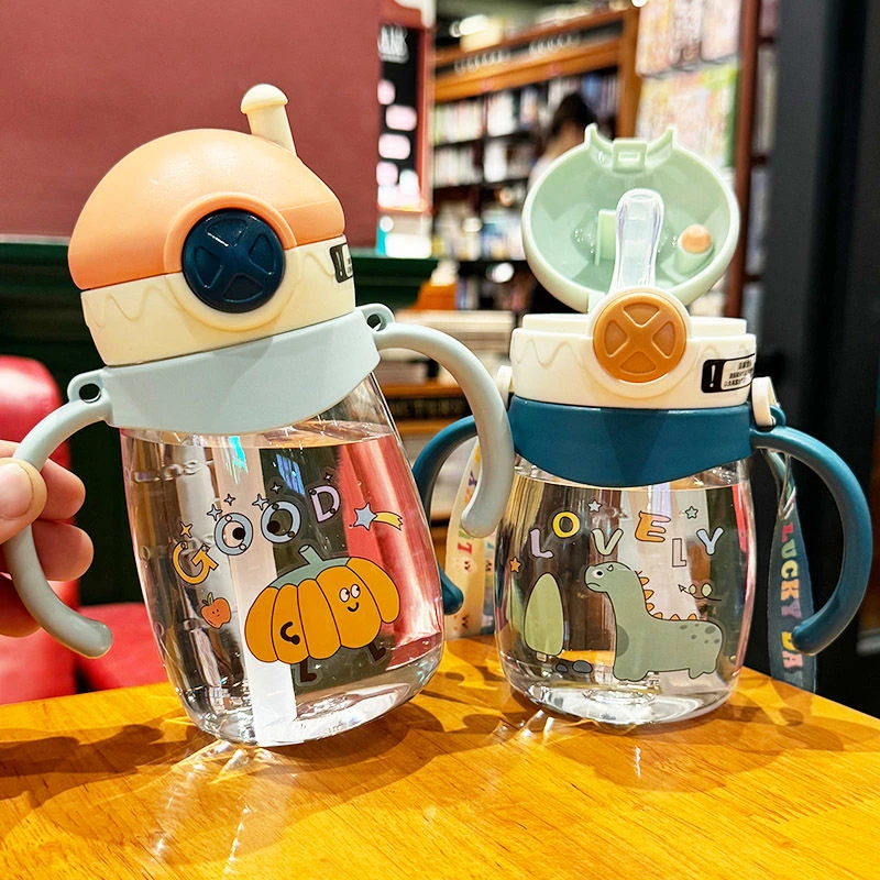 爆款儿童水杯学饮杯吸管水杯高颜值可爱耐高温防摔背带杯子带手柄