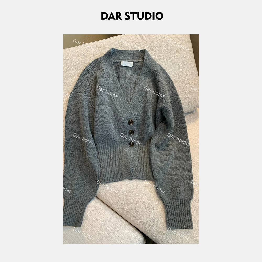DAR STUDIO 深圳货【三扣毛衣】50羊毛秋冬新款收腰开衫毛衣13999
