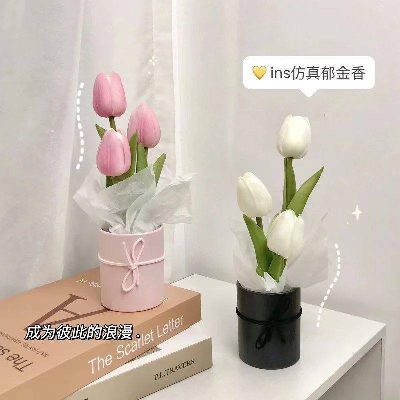 郁金香仿真花摆件创意礼物送女生闺蜜妈妈老师花束客厅桌面装饰品