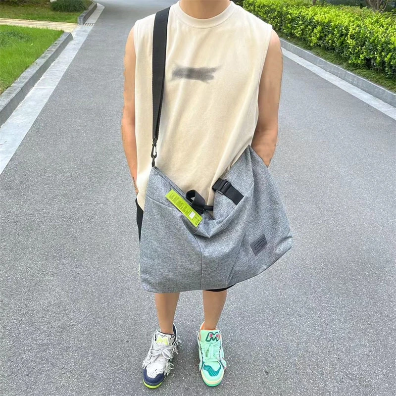 （户外时尚单肩包）大容量手提单肩包户外健身旅行袋T