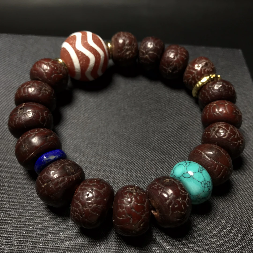 凤眼藏式手串搭配玛瑙珠配饰手串文玩好物