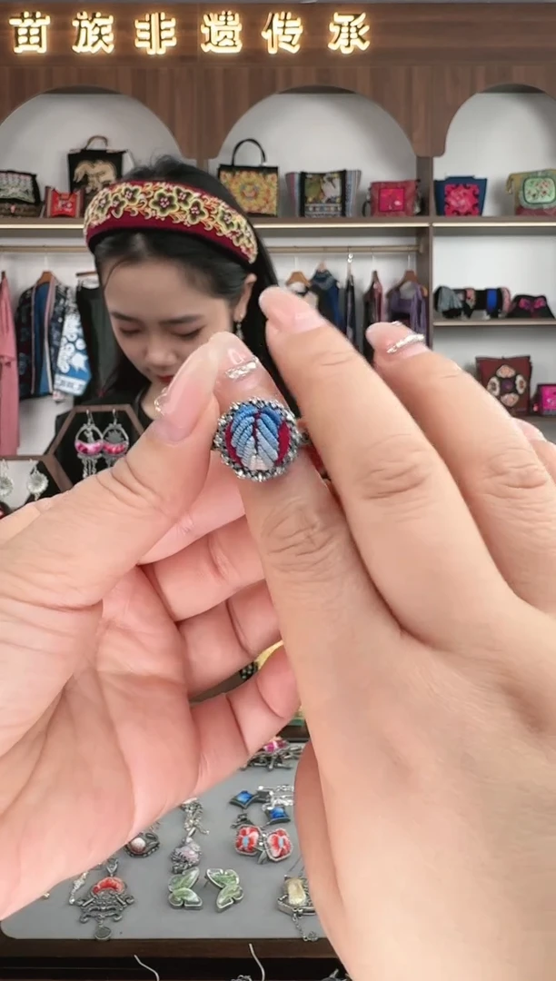 【闪购商品】织绣扶光苗族古绣28