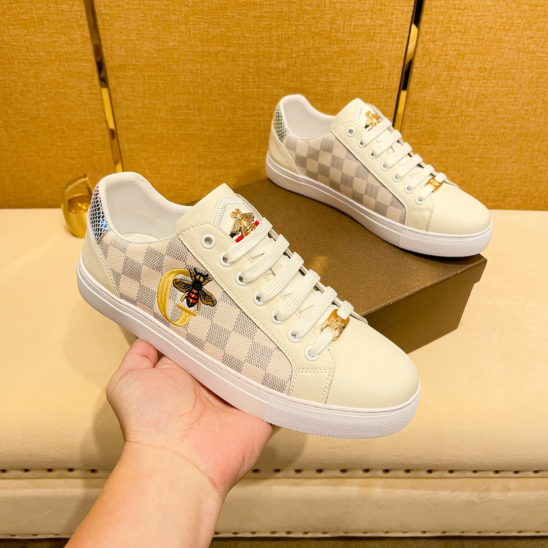 轻奢刺绣高级感板鞋男款棋盘格压印系带软底低帮黑色男生鞋子潮鞋