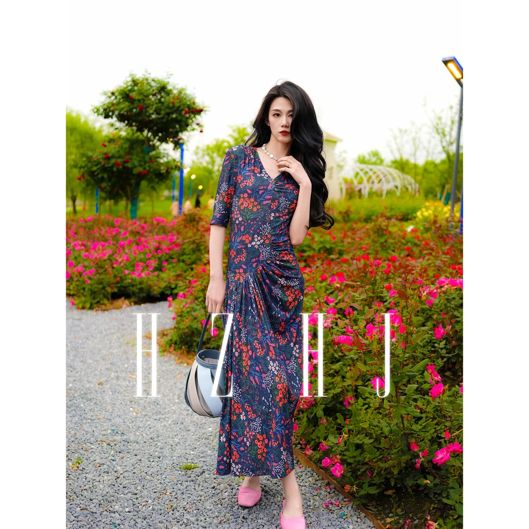HZHJ原创设计师款  浪漫花语 连衣裙 V领 显白显瘦高级洋气299