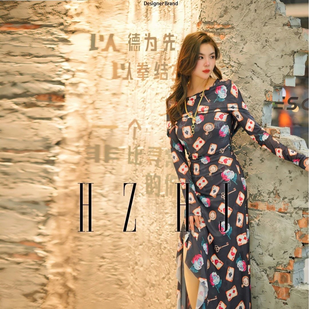 HZHJ新款设计师款 魔术师 (带帽款）长袖连衣裙 开叉款 1034