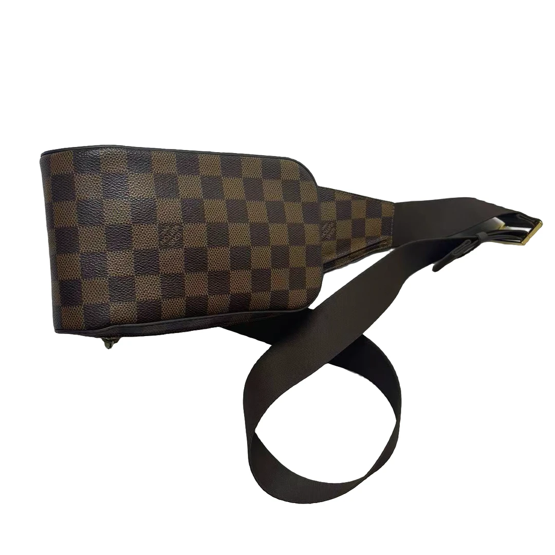95新 LouisVuitton/路易威登 男包奢侈品97新棕色棋盘格胸包/0304