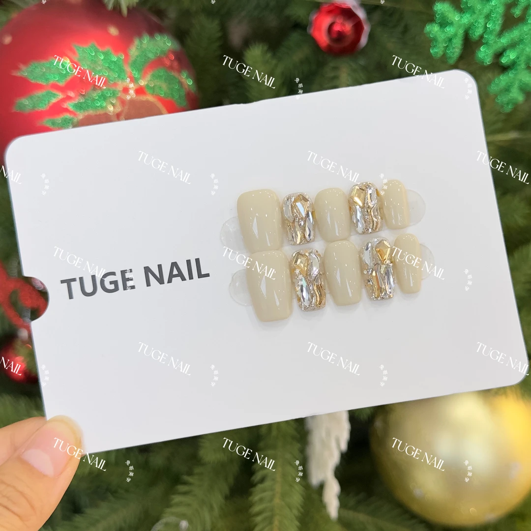 TugeNail“冬季恋人”秋冬氛围感裸色猫眼极简设计师款穿戴甲TGHJ