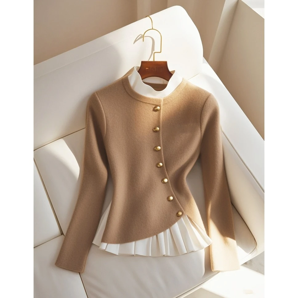 2024年冬季洋气独特别致上衣假两件针织衫慵懒高级设计感驼色毛衣