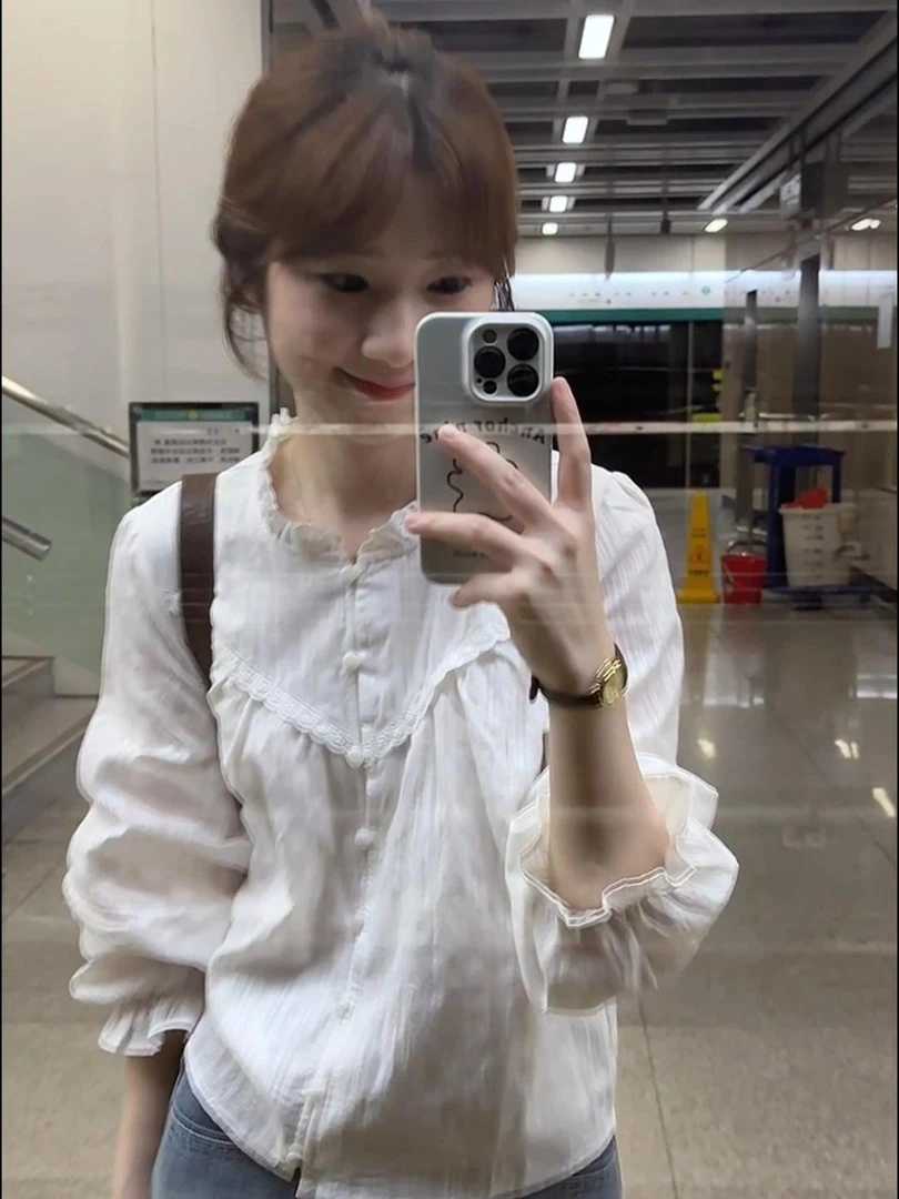 2025春夏新款法式甜美花边领白色长袖衬衫女韩版宽松别致内搭衬衣