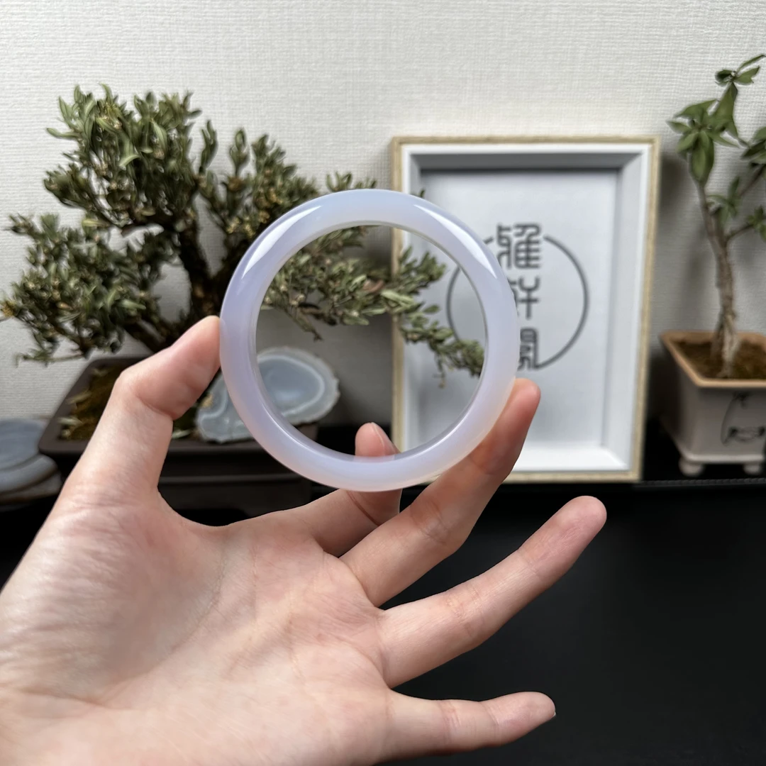 "半洁半紫赛江南" 半遮半掩犹面纱 半洁半紫赛江南