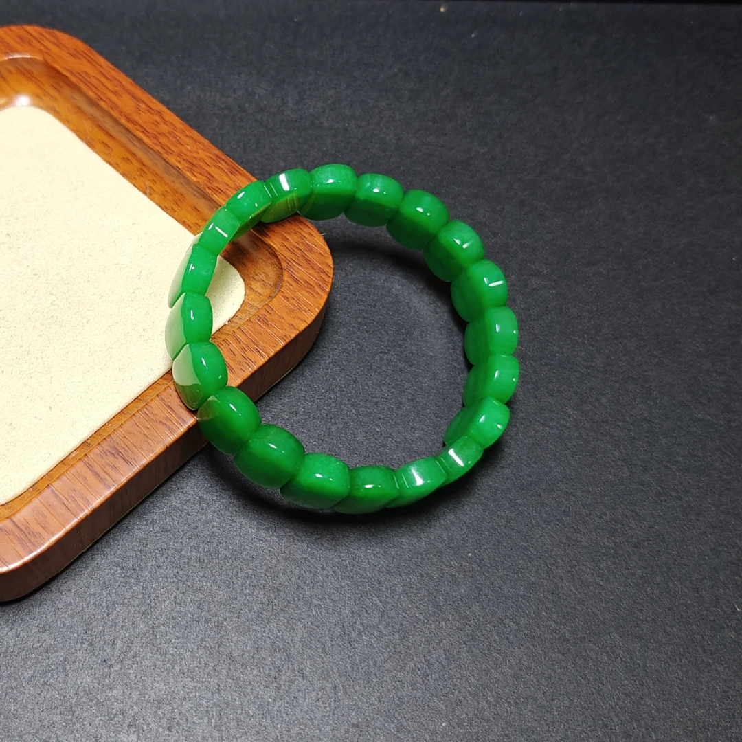 [阿焕甄选]缅甸阳绿色手牌-055