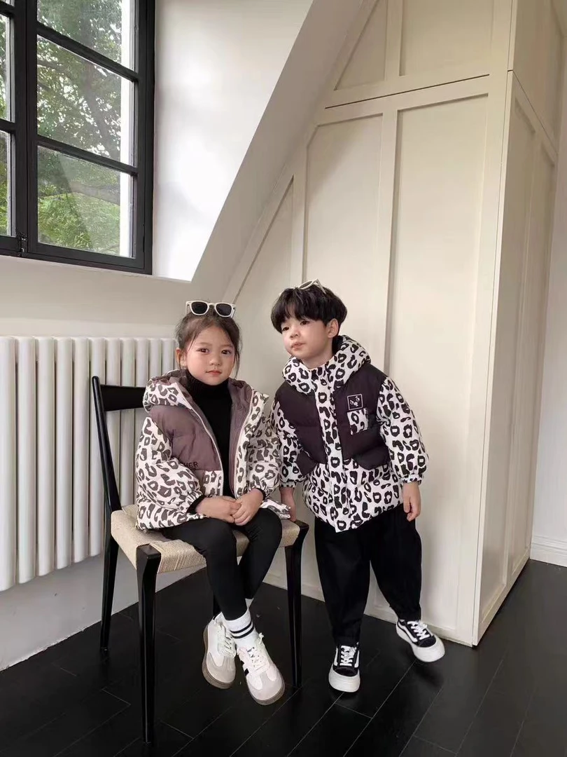 1113儿童冬季小花豹加厚时尚百搭连帽宽松保暖羽绒服