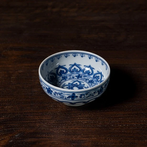 尚镇雅器全手工手绘青花瓷宝相纹陶瓷复古普洱主人杯釉下彩茶杯