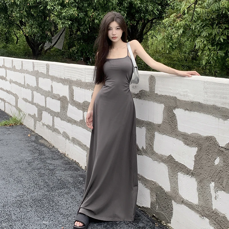 春夏超显瘦连衣裙2023新款夏季美式辣妹灰色吊带裙气质长裙