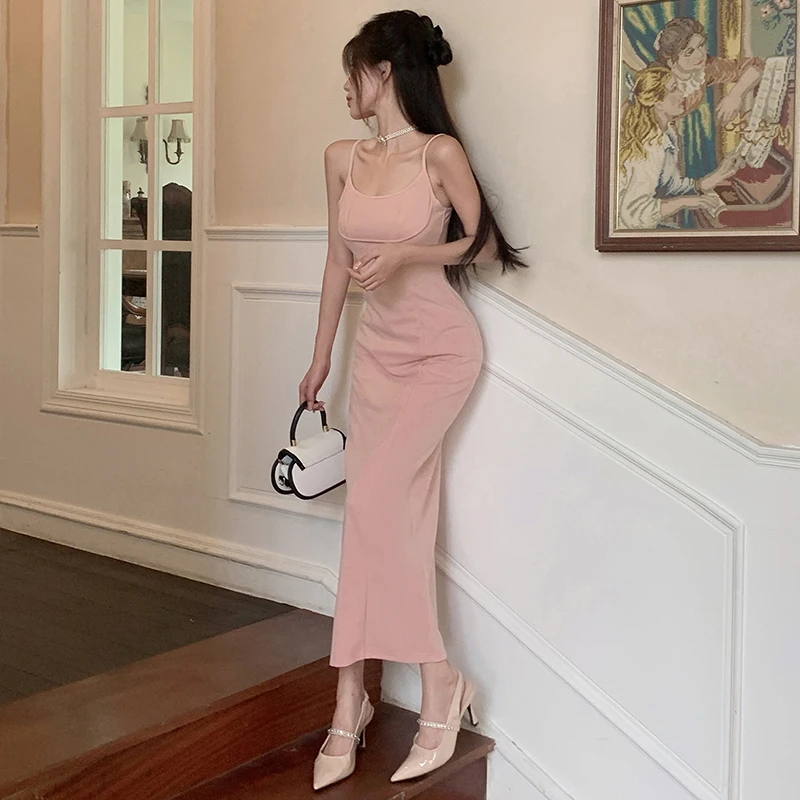 “仲夏初恋”性感甜美热辣粉色吊带连衣裙女高级感设计感收腰裙子